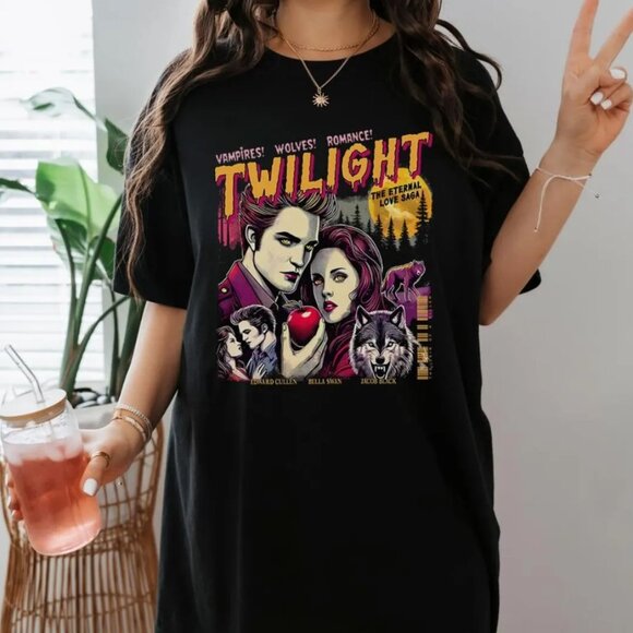 Twilight Fans Homage T-shirt, Gift For Book Lover Twilight Saga Comic Retro Tee - Picture 1 of 1
